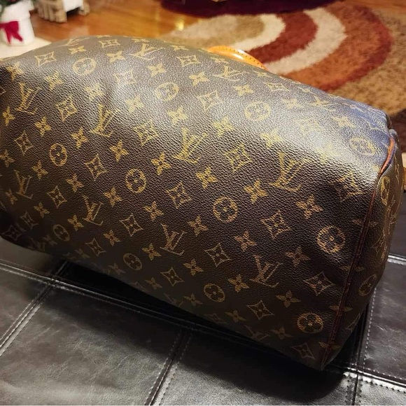 Authentic Louis Vuitton Speedy 35 - Picture 4 of 16